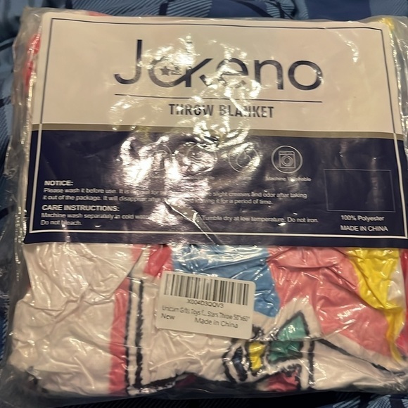 NWT 50 x 60” Pink Unicorn Glow on the dark Blanket  🦄 - Picture 6 of 6